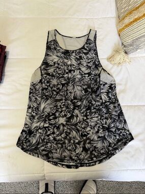 Lululemon Athletica Black and Gray Floral Tank Top
